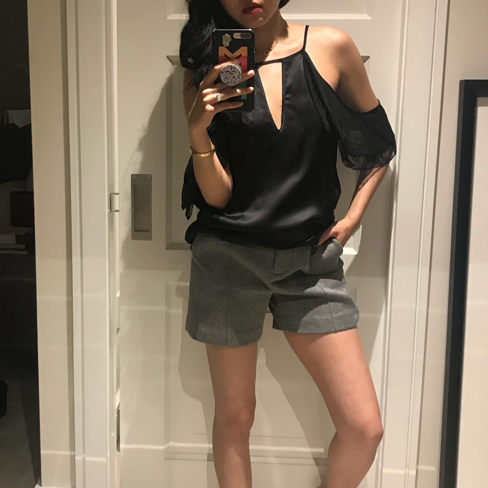 🦏Parker silk flutter sleeve blouse XS